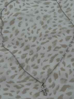 Simple chain with a cross. Color: Silver